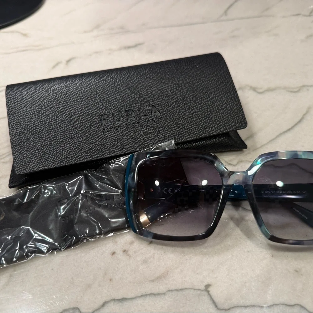Furla Oversized Square Sunglasses Clear Black Green Frame Gradient Lenses Case